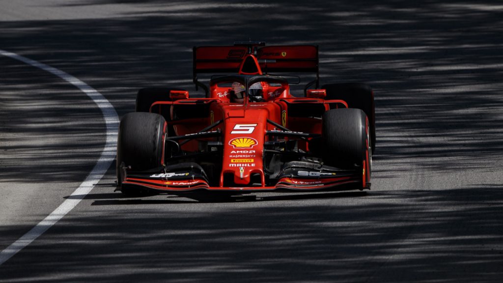 Sebastian Vettel, a Ferrari német versenyzője a Forma-1-es autós gyorsasági világbajnokság Kanadai Nagydíjának első szabadedzésén a montréali Gilles Villeneuve versenypályán 2019. június 7-én, két nappal a futam előtt.