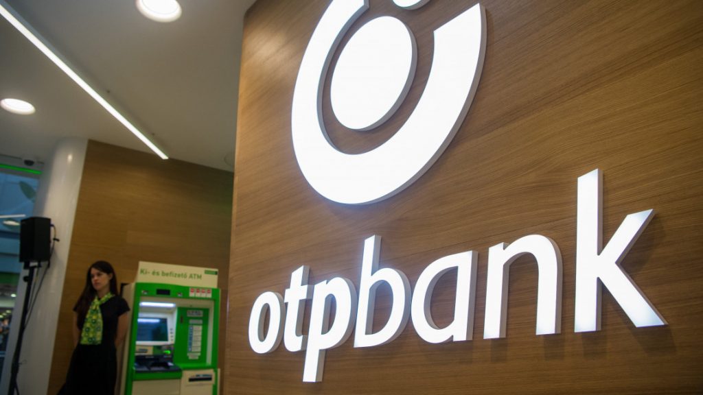 Az OTP Bank új, innovációs fiókja Budapesten, az Árkád üzletközpontban az avatás napján, 2018. november 20-án.