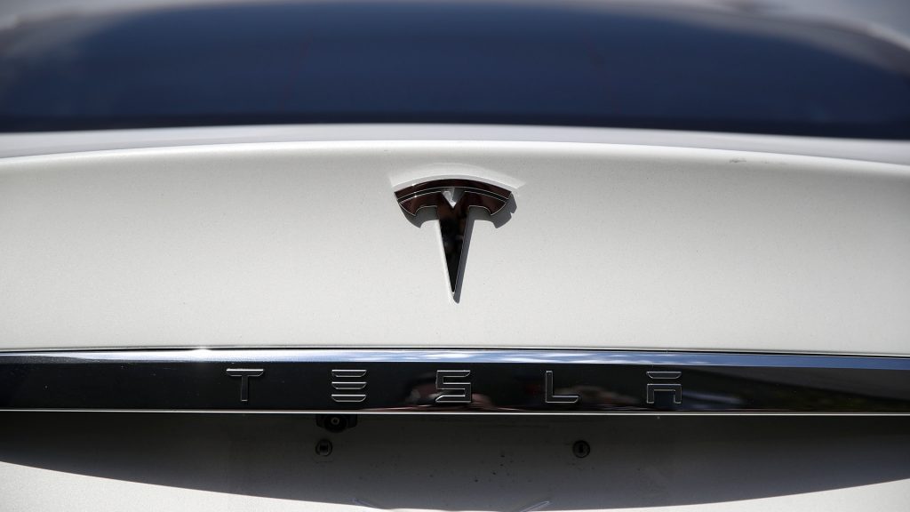 Tesla's car caused a fatal accident, and no one was sitting in the driver's seat