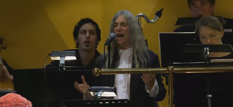 Patti Smith sheds tears with Dylan's new Nobel Prize-winning audience release