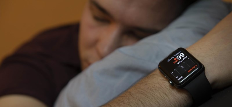 Many people wear the Apple Watch while sleeping, and this is a growing concern in America