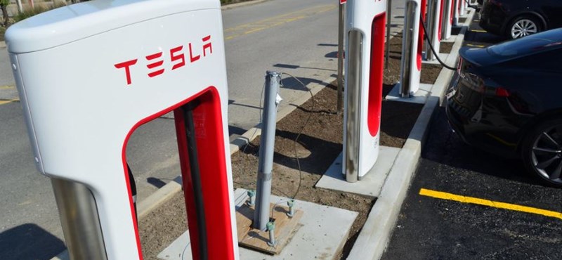 It has been calculated how much you can bring to Tesla by opening its charging network for each electric car