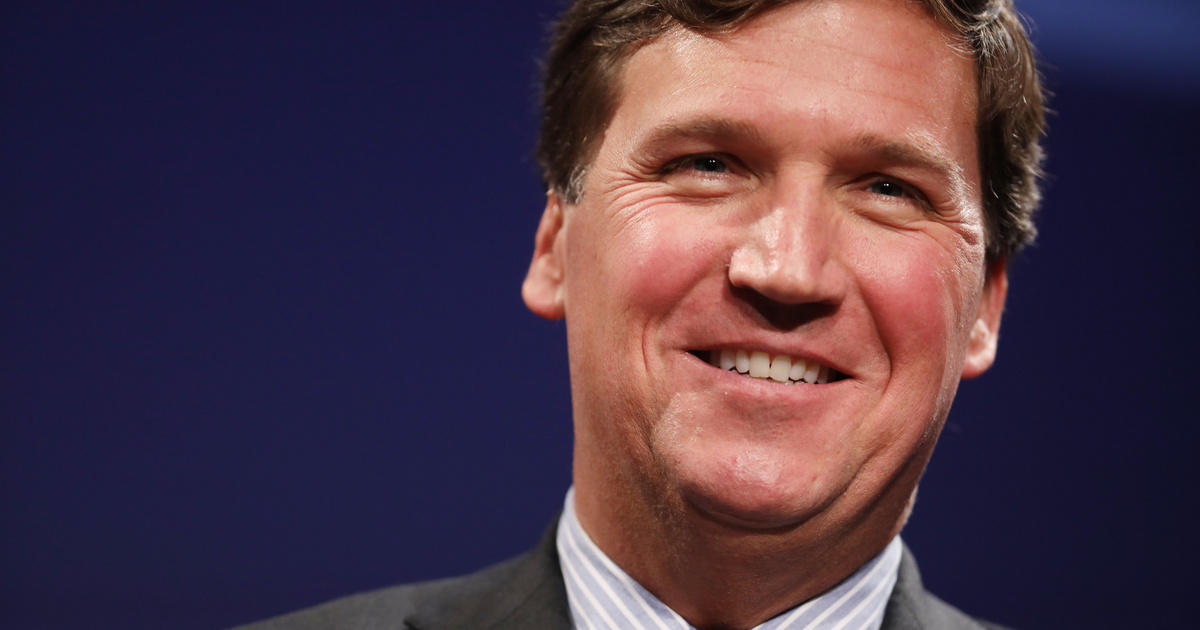 Index - Domestic - Tucker Carlson was protected from fans by tarpaulin collars