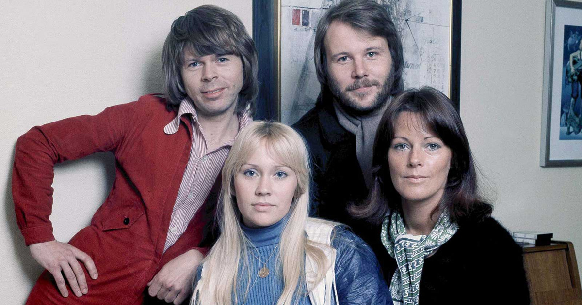 71-year-old ABBA singer shines in the last photo: Agnetha poses for pictures with the band members - World Star