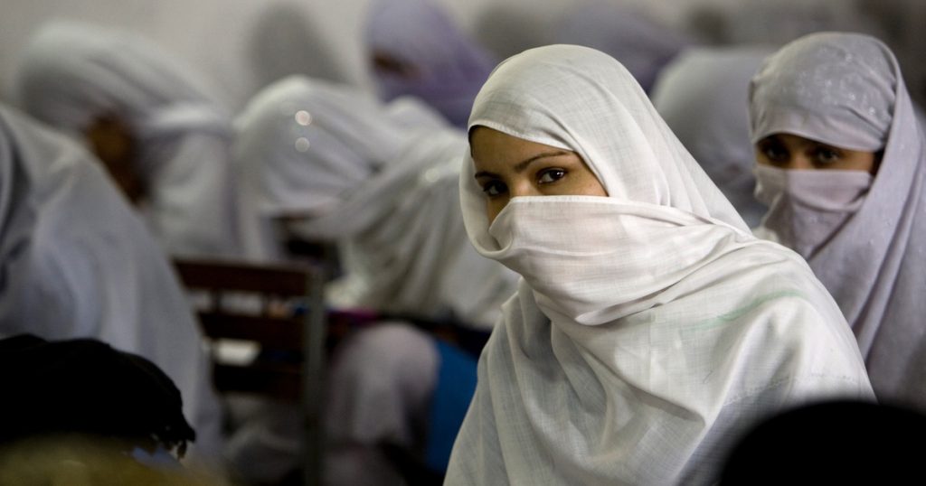 Index - Abroad - New Travel Restrictions for Afghan Women