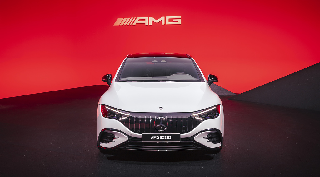 Two new AMG Merci cars introduced