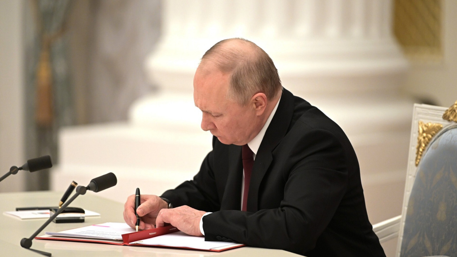 Vladimir Putin announced that he will attack Ukraine