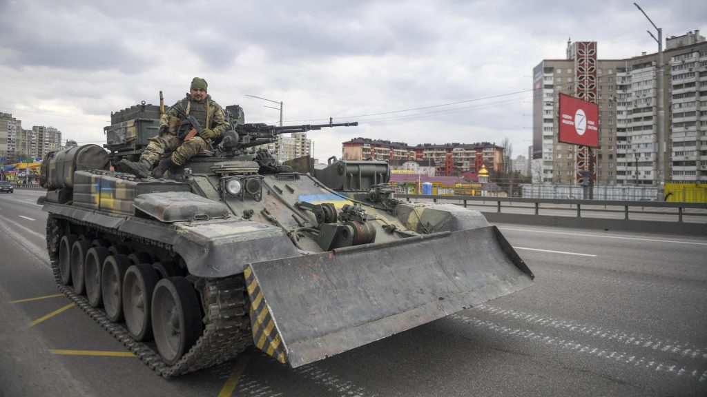 The sound of air defense sirens, and a fierce siege awaits Kyiv - here's the main news on Saturday