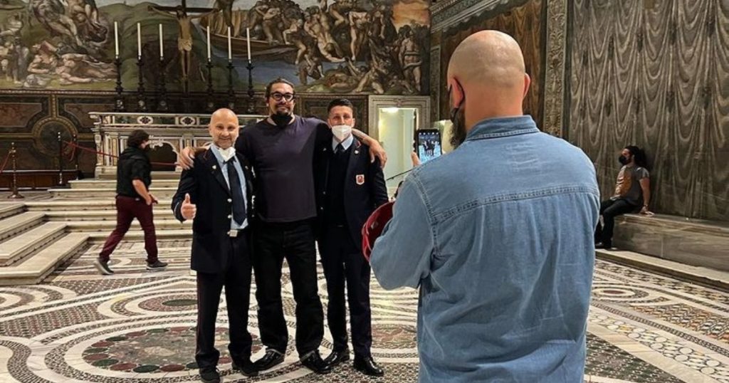Jason Momoa took pictures at the Sistine Chapel, and he apologized