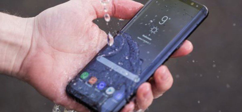 The Australian Competition Authority has said Samsung phones are water-resistant, but only allegedly.