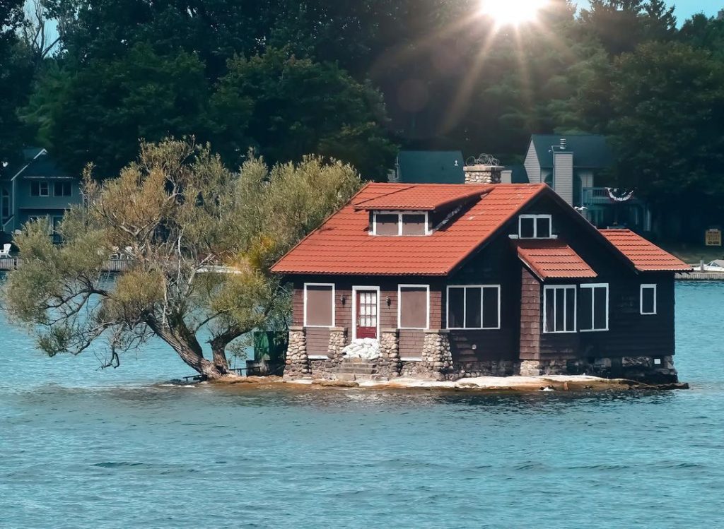 The smallest inhabited island in the world can contain a house