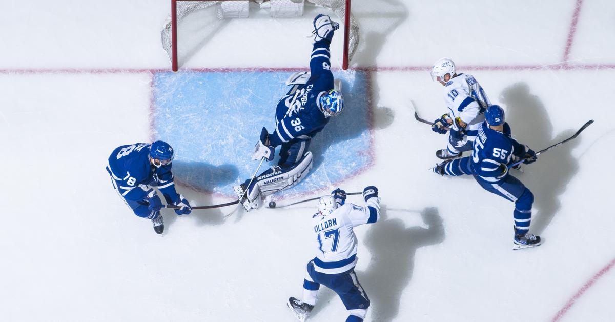 NHL: Title holders Tampa Bay narrowly missed