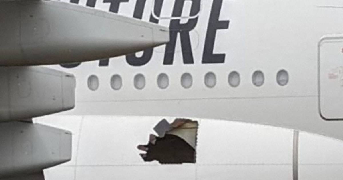 They heard a bang on the way, and after landing, the passengers saw the big hole in the Emirates plane