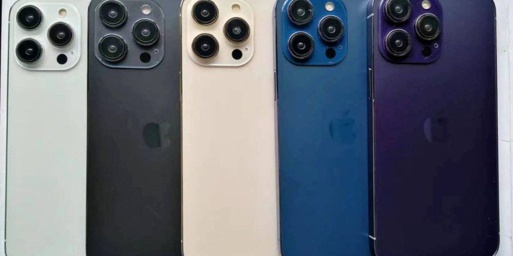 Pictures show dummy iPhone 14 Pro models