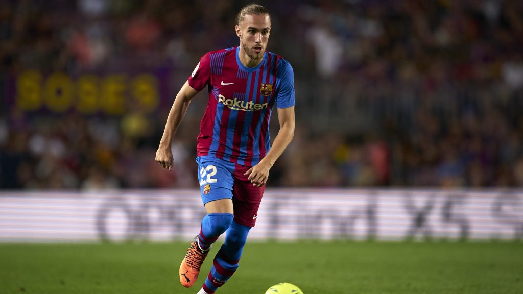 Barcelona passed one of its players to make way for new contracts