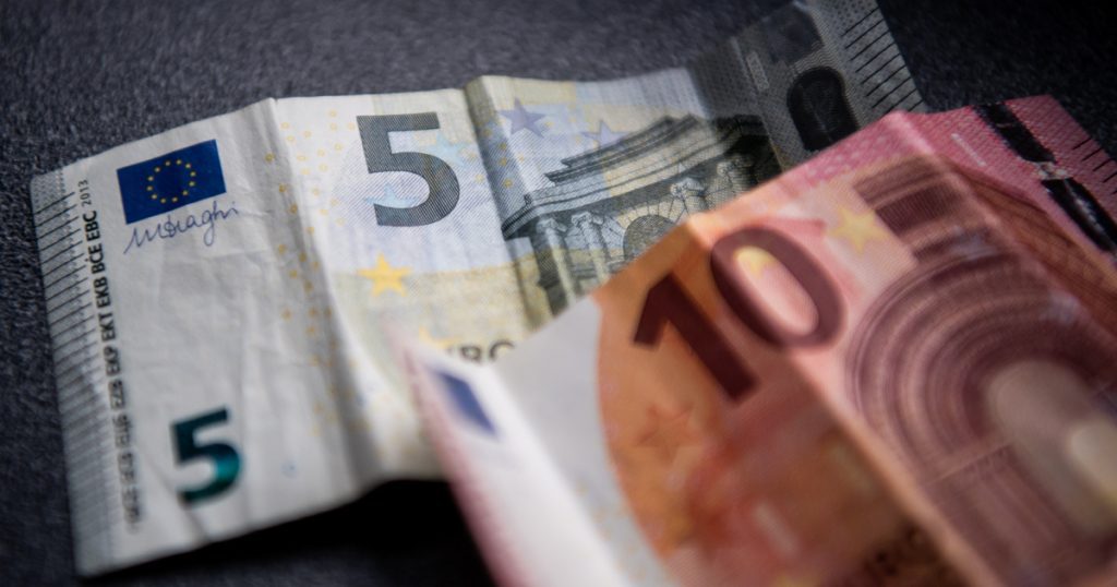 Indicator - Economy - GKI: 1 euro could cost 430 forints permanently without EU money