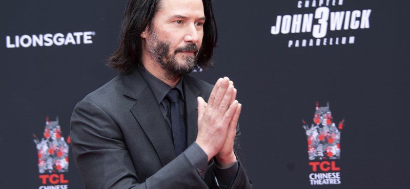 Keanu Reeves unexpectedly appeared at a wedding to the delight of the young couple