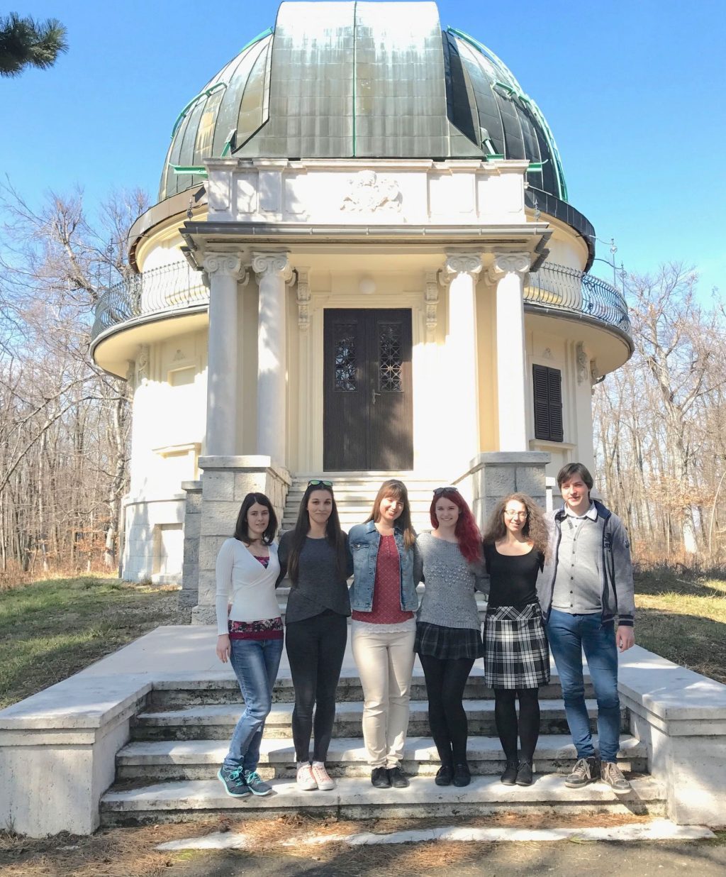 Students in research: The training program of the Astronomy Institute is five years old