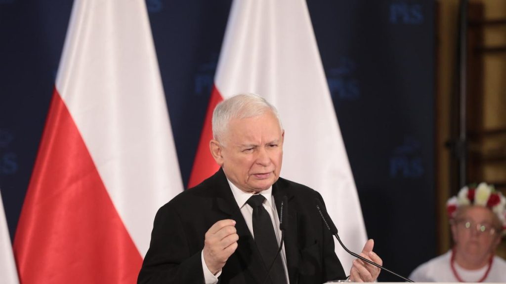Kaczyński, Polish Politician, Doesn't Want 12-Year-Old Lesbians to See - Szent Korona Radio