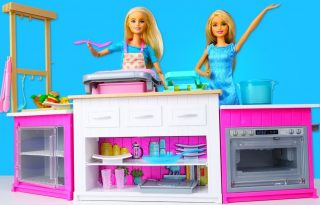 This neon kitchen looks like a set from the Barbie movie