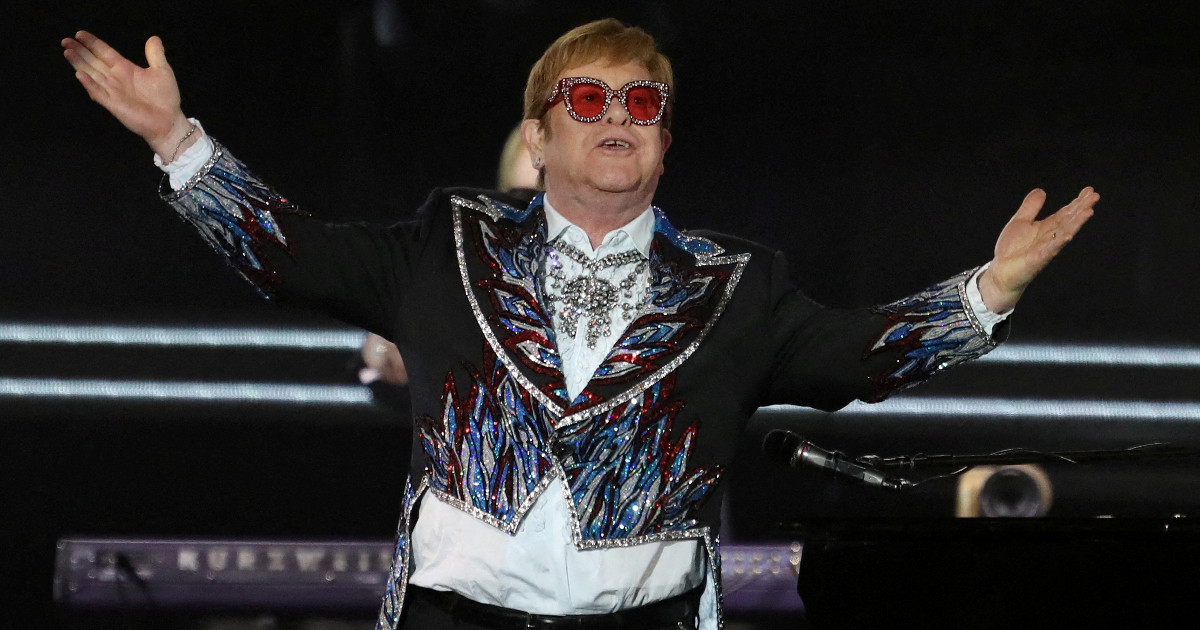 Elton John leaves Twitter
